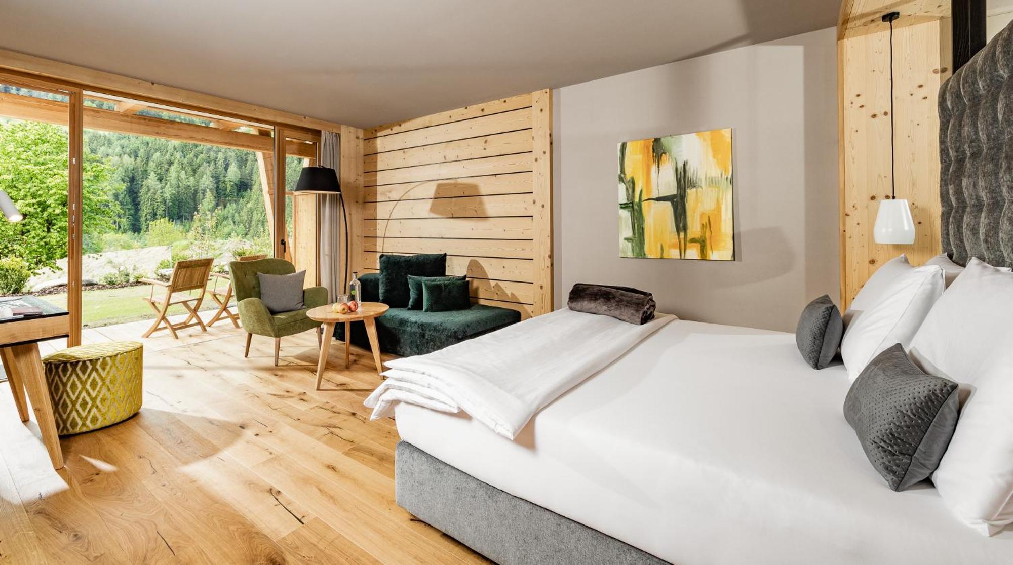 Taubers Bio Vitalhotel Chienes Exterior foto